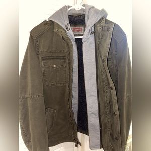 Levi’s Men’s Hooded distress, vintage Jacket. Size M